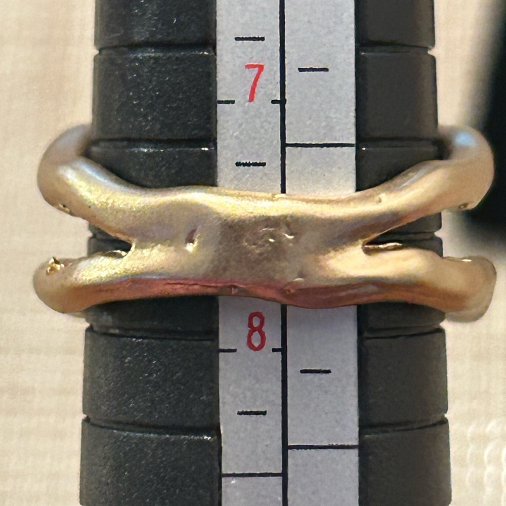 Source Unknown Gold Ring with Deep Blue Stone - Picture 4 of 5
